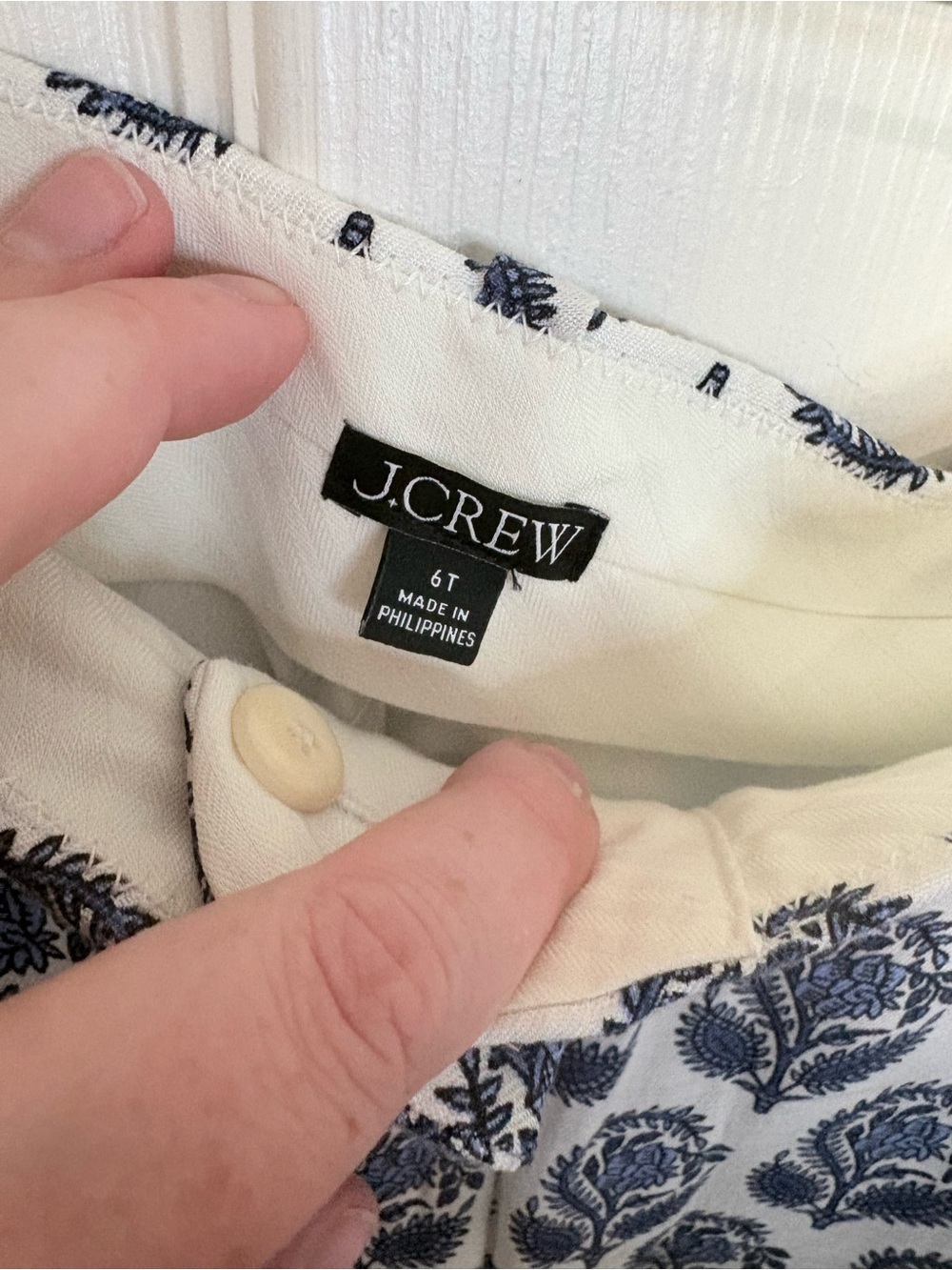 J.Crew | Straight-Leg Essential Pant in Bouquet Block Print Chelsea Linen 6T - Picture 6 of 11